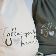 Laden Sie das Bild in den Galerie-Viewer, "Follow your heart" Gymbag - Biniebo